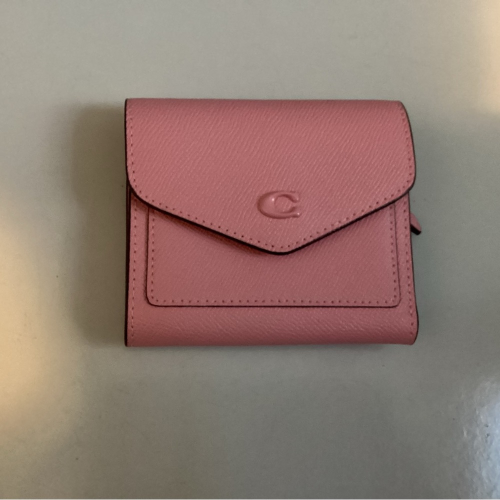 Pink Wallet - Picture 3 of 5